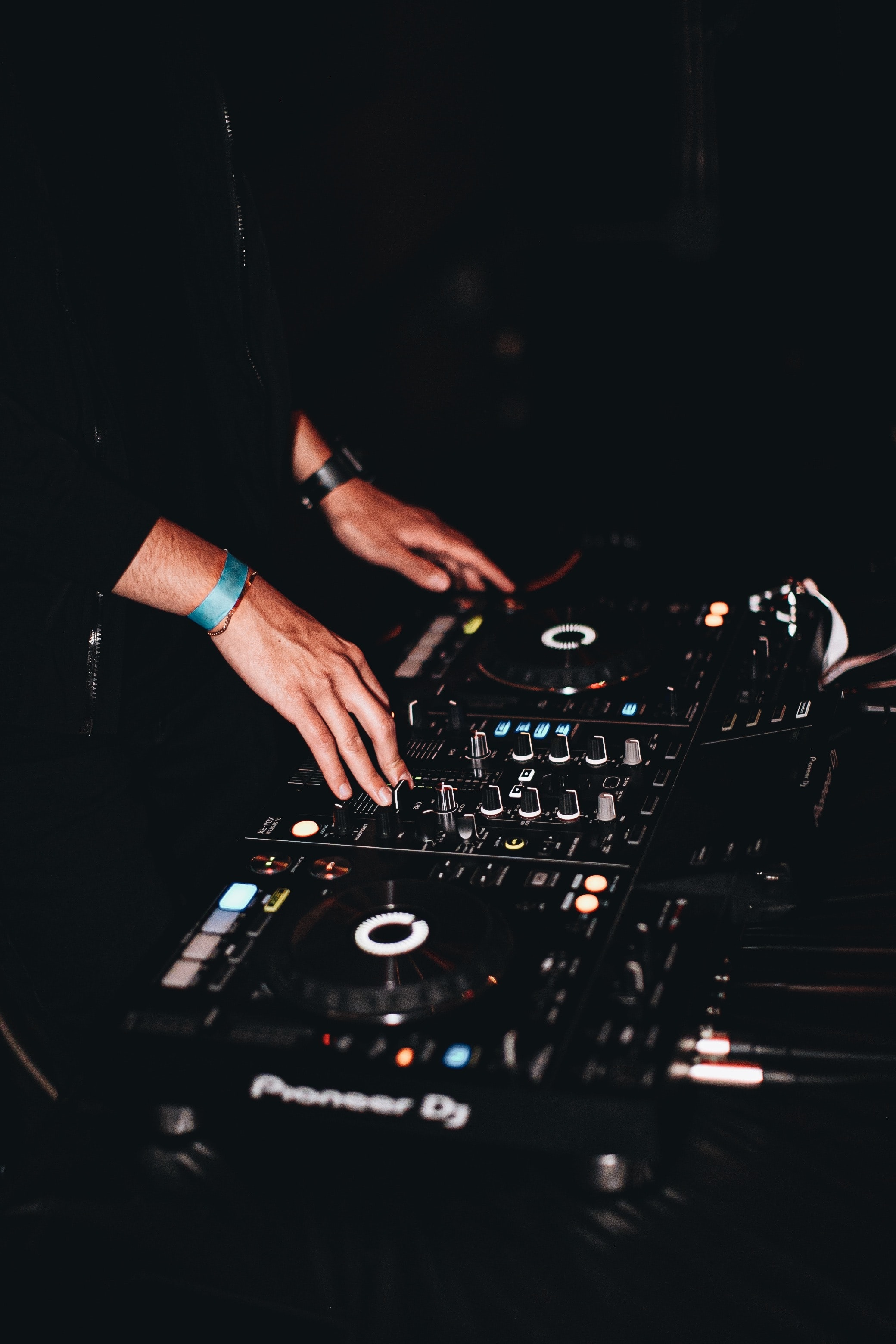 DJ mixing - two hands